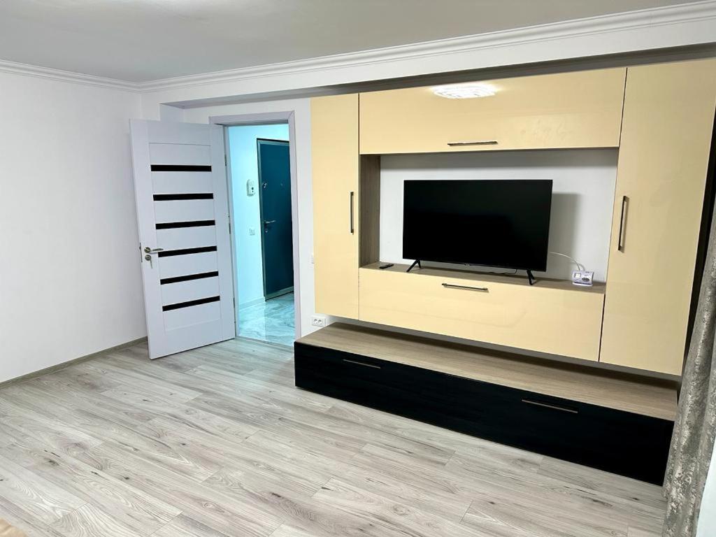 Elite Apartment Buzău Esterno foto